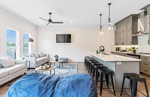 Greenwood House | *SLEEPS 12* Keep the Secret *EAST NASH2* 4BR* 4BA*