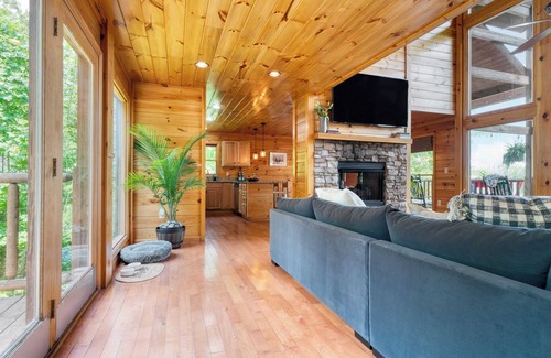 Chalet Village North Cottage | Sleeps 24 2 Homes, Hot Tub, Sauna, Movie Theater, Firepit, Pool, Tennis Courts
