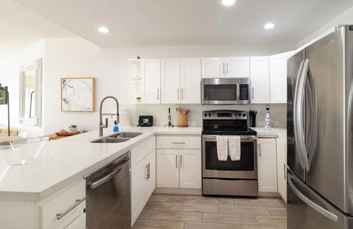 Sandy Beach Condo | Sonoran Spa E301 - 3 BR Next to the Pool, High Speed Wi-Fi - Beachfront Upper Floor Luxury Condo