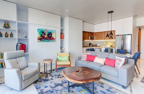Romantic Zone Condo | Spacious Avida Condo Romantic Zone Rooftop Pool