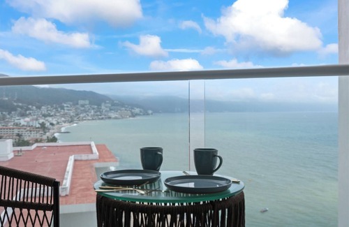 Las Glorias Apartment | Studio Ala Kai - an amazing Puerto Vallarta apartment with fitness room and WiFi
