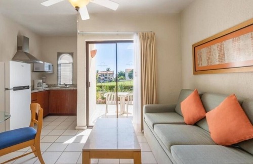 Campo de Golf Fonatur Hotel | Stunning 1BR Condo with Outdoor Pool