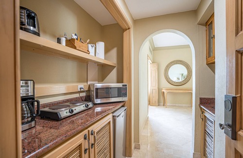 Los Cabos Condo | Stunning Medano BEACHFRONT Studio on 2nd Floor in 5 Star Luxury Resort & SPA