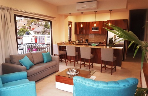 Proyecto escola Condo | Stunning PENTHOUSE in Charming Gringo Gulch