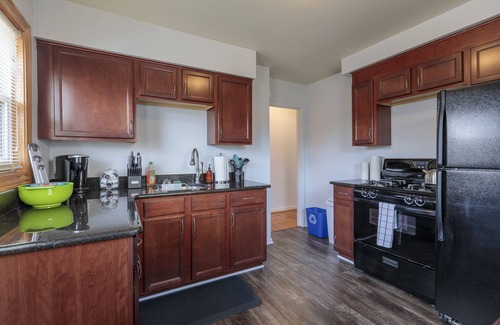 Royal Oak House | Stylish & Spacious Royal Oak Getaway!