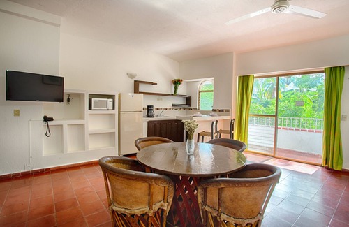 Downtown Puerto Vallarta Hotel | Suites Plaza del Rio - Family Hotel Malecon Centro