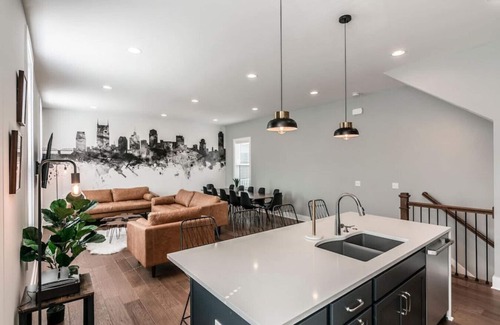 Hadley - Washington House | Summer Discount at Nashville City View