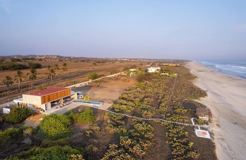 Barra de Colotepec House | Sunset Villa beachfront