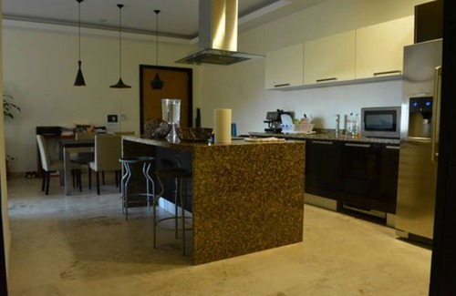 North End Condo | SURF POINT VIEW , CHARMING CONDO