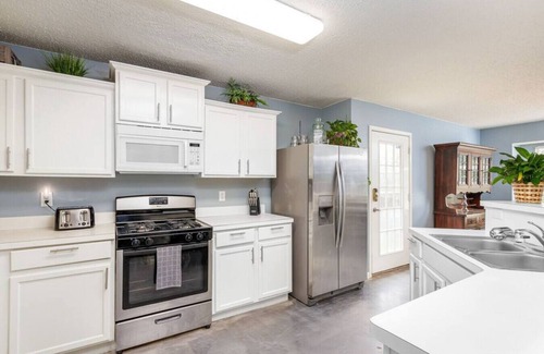 Fossil Creek House | Symphony Home near Fort Worth Stockyards, AT&T by HomeStayPros