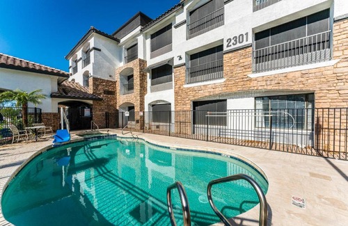 Tempe Apartment | Tempe Studio One bedroom w pool, jacuzzi, gym perfect location PETS ALLOWED