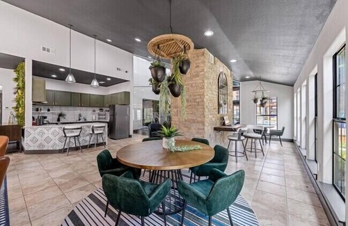 North Arlington Apartment | The Landry 326 | Spacious and Cozy 2 Bedroom 2bth