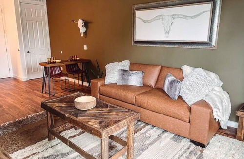 North Nashville Apartment | The Lodge Luxe Boutique Stay Mins to Broadway