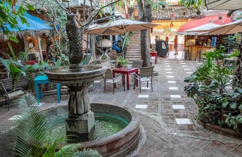 La Cruz de Huanacaxtle Hostel | The Octopus's Garden Hostel