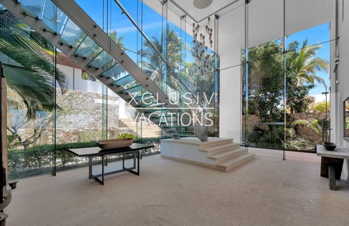 Rancho Cerro Colorado Villa | This 40,000sq. ft. beachfront villa offers unmatched elegance and privacy, with 11 bedrooms and