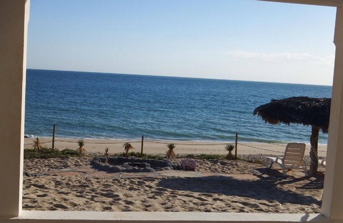 Puerto Penasco House | This little beach front house is perfect for your vacation at the beach.