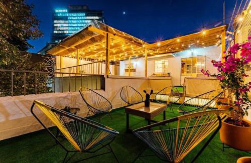 Anahuac House | Three-story house with RoofTop 15PAX Polanco area