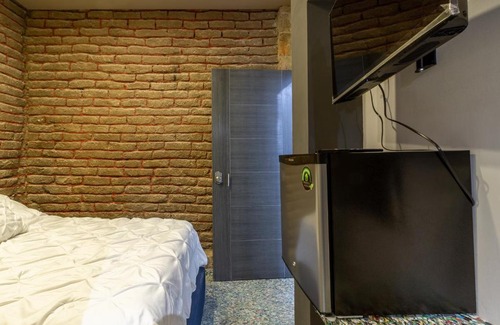 Guadalajara Bed & Breakfast | TOLTEQUIDAD Warm Ecostay Near Downtown
