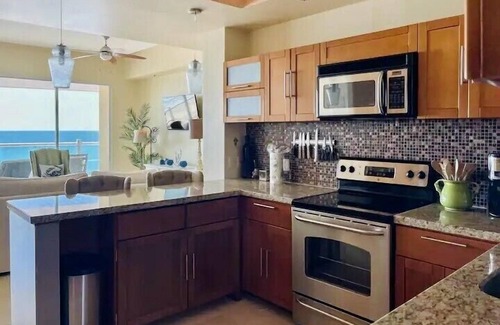 Puerto Penasco Condo | TRANQUIL BEACHFRONT RESORT WITH EDGELESS POOLS, HEATED SPAS, SAUNA