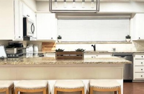 North Arlington House | Twin Trees is minutes from Cowboys stadium!