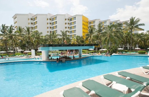 Marina Vallarta Resort | Unwind and Embrace Luxury at the Mayan Palace Marina Vallarta - 1 week available