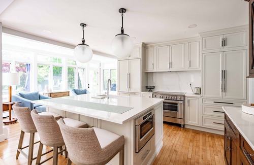 Kennebunk House | Updated 5 Bedroom, 3.5 Bathroom, Walk to Dock Square & 3/4 mile to Goochs Beach!