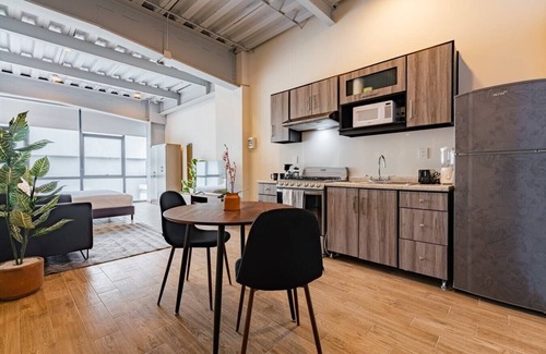 Zona Rosa Apartment | VH | Loft Roma Nte | Shared Rooftop + Laundry 302