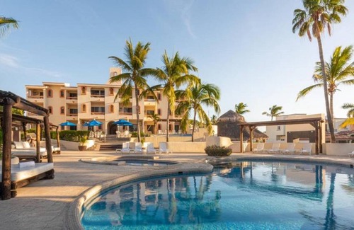 Campo de Golf Fonatur Apartment | Vibrant Suite Steps to Punta Sur Golf Course