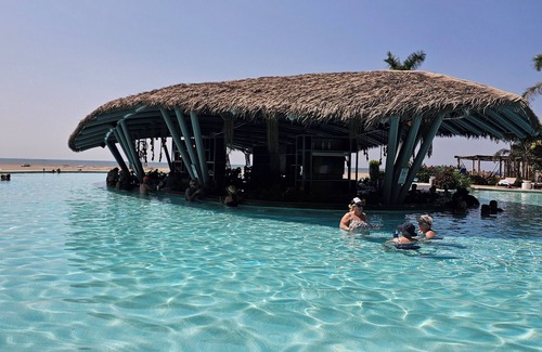 Marina Vallarta Resort | Vidanta Nuevo Vallarta Guest at Mayan Palace. Romantic sunsets delicious cuisine