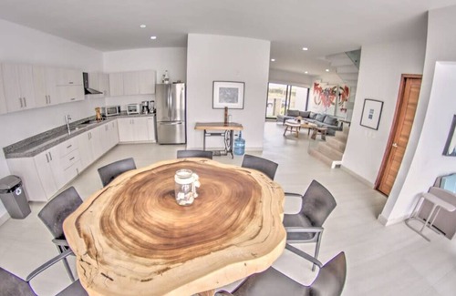 La Cruz de Huanacaxtle Villa | Villa 13E: B Nayar Beach Club Access Included!