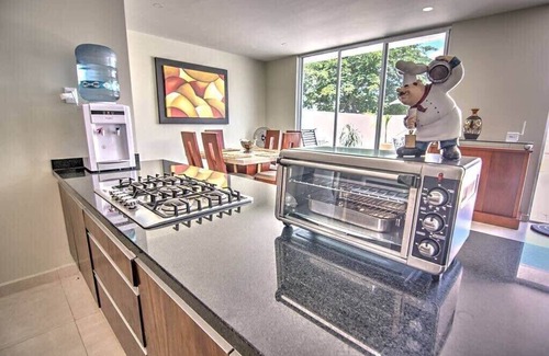 La Cruz de Huanacaxtle Villa | Villa 4: 5BR w Private Pool & Beach Club Access