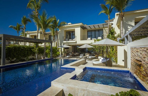 El Medano Ejidal Villa | Villa ∙ 5 bedrooms ∙ 10 guests