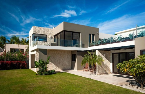Cabo Bello Villa | Villa ∙ 7 bedrooms ∙ 14 guests