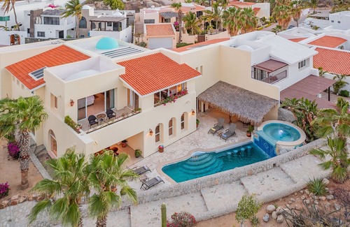 Pedregal Villa | Villa de la Luz - Sweet Pedregal Villa Steps to Kids Playground. Promos avail.