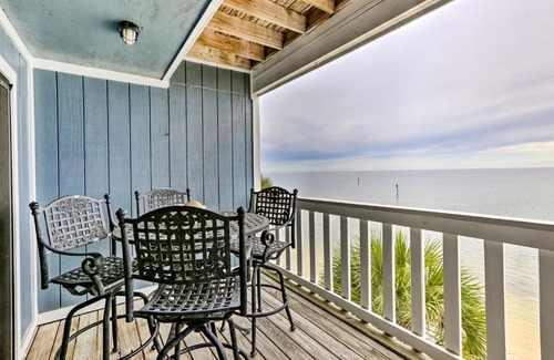 Crawfordville House | Waterfront Escape with Balcony on Shell Point Beach!