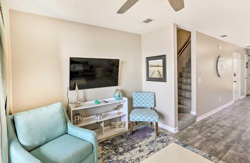 Crawfordville House | Waterfront Escape with Balcony on Shell Point Beach!