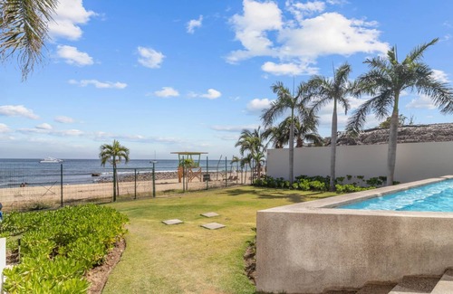 La Cruz de Huanacaxtle Apartment | Zantamar 105C: Beachfront Suite on Groundfloor