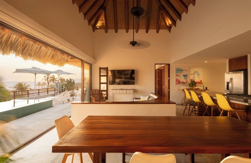 Ixtapa Villa | Zihuatanejo 4BR Artful Beach Villa + Pool