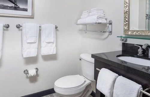 Theater District Hotel | 01/11/26 - 01/15/26, 4 nites @ 1BR Deluxe unit - Walk to JP Morgan Conference