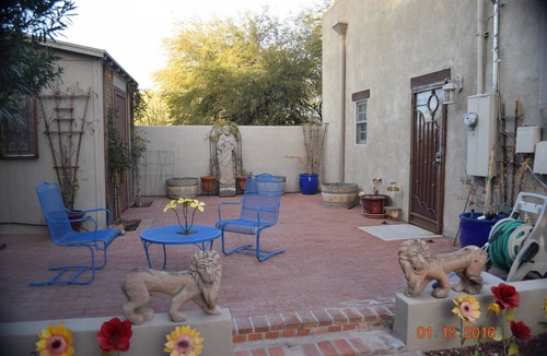 Richland Heights East House | 1/2 mile from large bike/walk path and 3 miles from the U of A