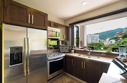 Romantic Zone Condo | 1 bed 1 bath Mountain View Suite · R306