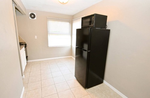 South Bend Apartment | 1 bedroom apartment near Notre Dame (1309.5)