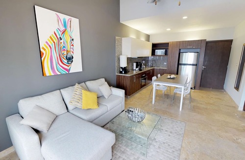 Gonzalo Guerrero Apartment | 1 Bedroom * HighSpeedConnection* Downtown quite & safe-5th ave steps away