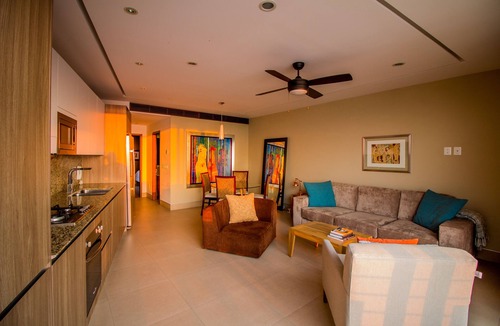 Amapas Condo | 100 ft Los Muertos Beach/1BR+ 2Bth/Amapas 353/Upper level/POOL/GYM