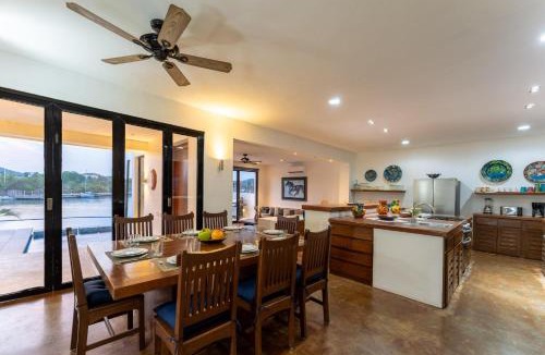 Crucecita Villa | 1007 - Casa Buena Vida