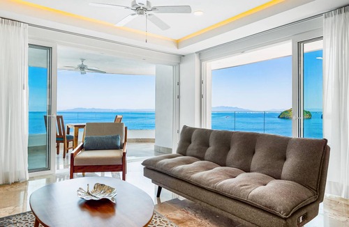Mismaloya Condo | 102 m² Condo ∙ 1 bedroom ∙ 2 guests