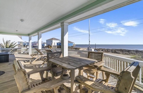 Crystal Beach House | 104 m² House ∙ 3 bedrooms ∙ 9 guests