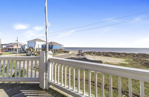 Crystal Beach House | 104 m² House ∙ 3 bedrooms ∙ 9 guests