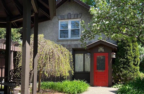 Burns Park Bed & Breakfast | 110 m² Bed and breakfast ∙ 6 guests