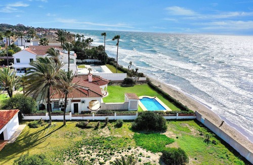 Urbanizacion Marbessa Villa | 1100 Stunning Marbesa Beachfront Villa with Garden Pool